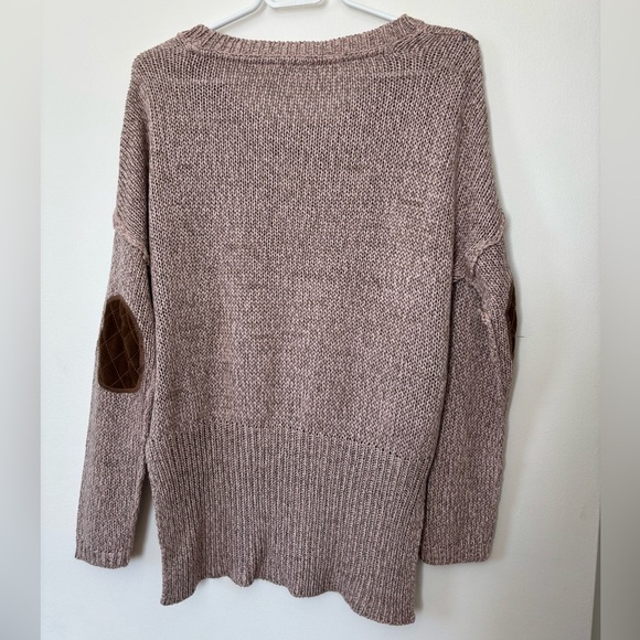 🎉4/30$🎉 Vintage Women's Pink Sweater with Elbow Patch💖 - Picture 5 of 5